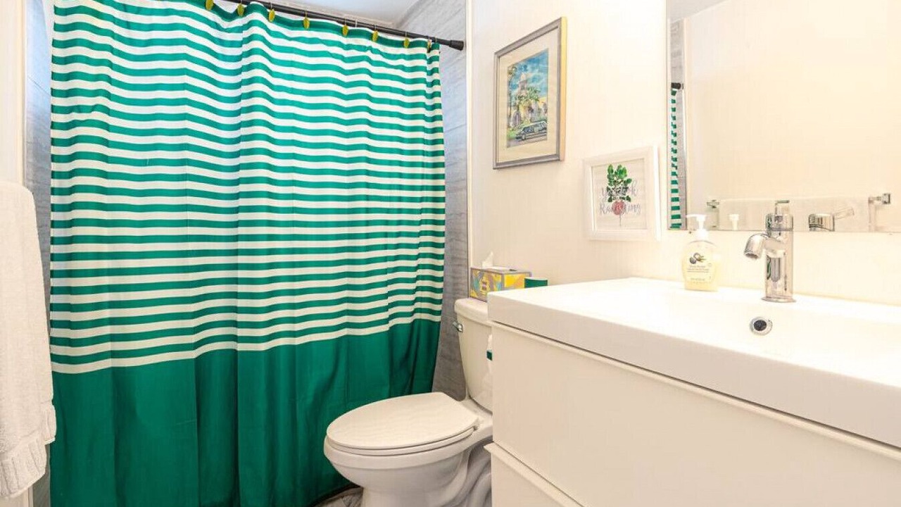 Photo of Bathroom in Bay Harbor Islands