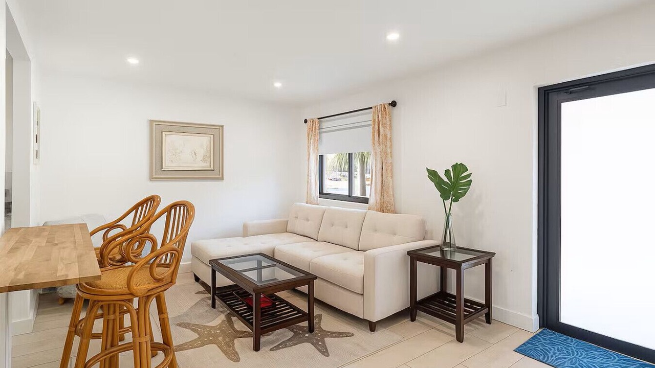 Photo of Livingroom in Bay Harbor Islands