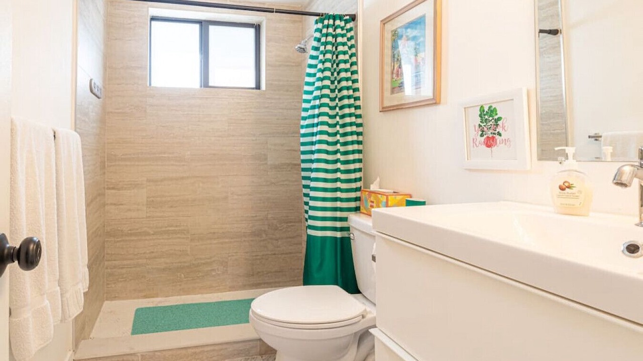 Photo of Bathroom in Bay Harbor Islands