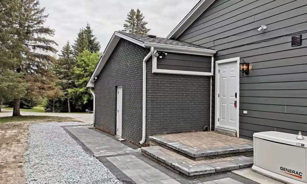 Photo of Outdoor in King