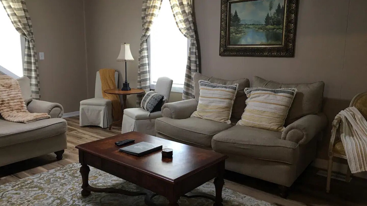 Photo of Livingroom in Glen Ferris