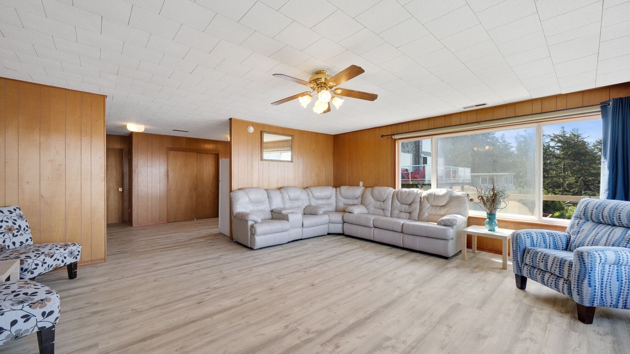 Photo of Livingroom in Netarts