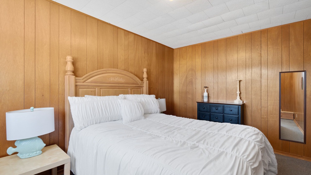 Photo of Bedroom in Netarts