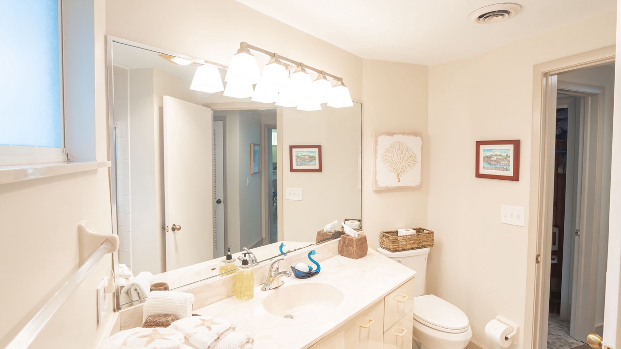 Photo of Bathroom in Coronado Shores