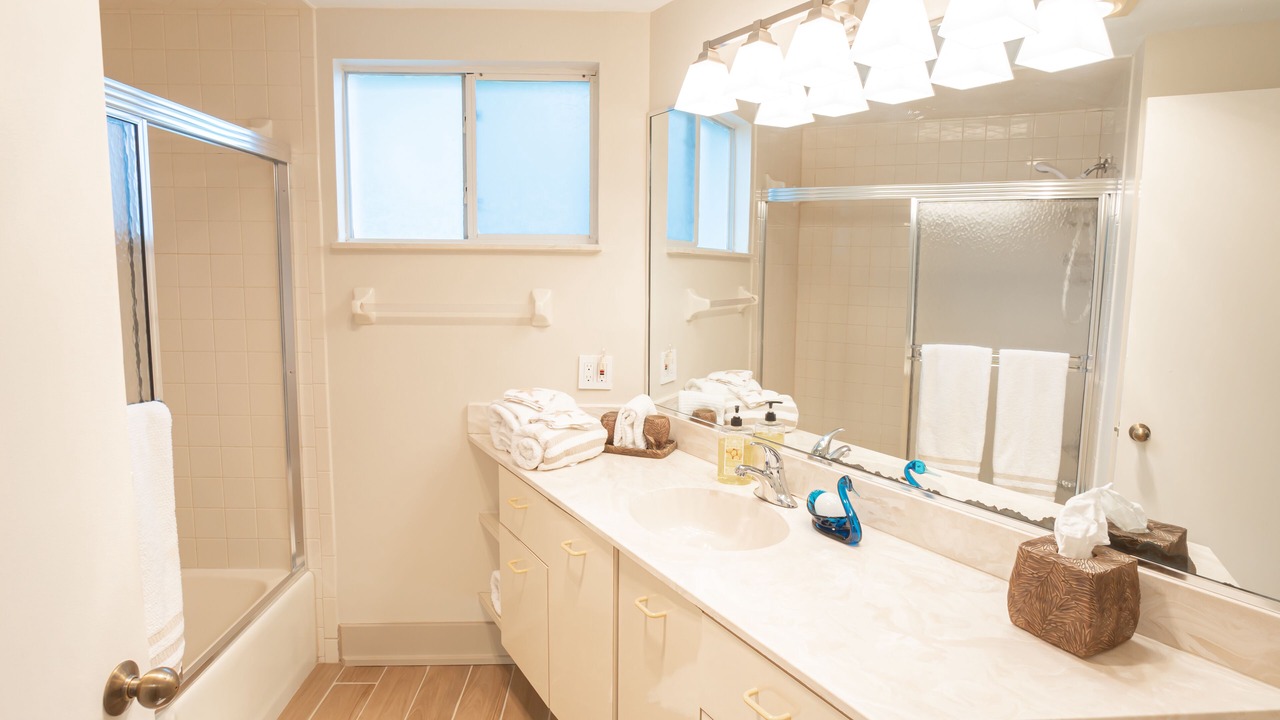 Photo of Bathroom in Coronado Shores