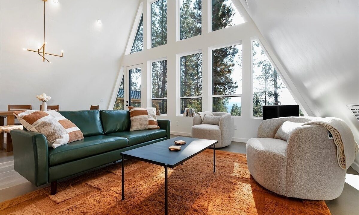 Photo of Livingroom in Garden Valley