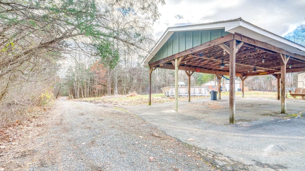 Photo of Outdoor in Lakeview