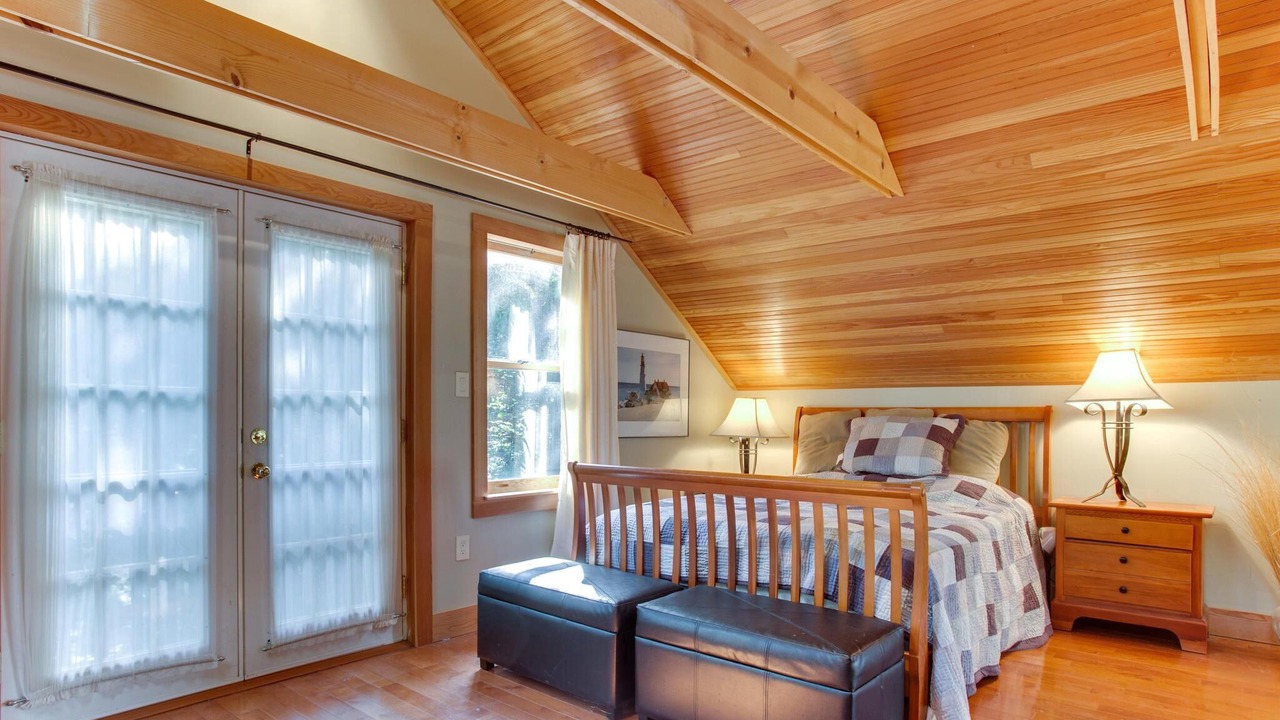 Photo of Bedroom in Lakeview