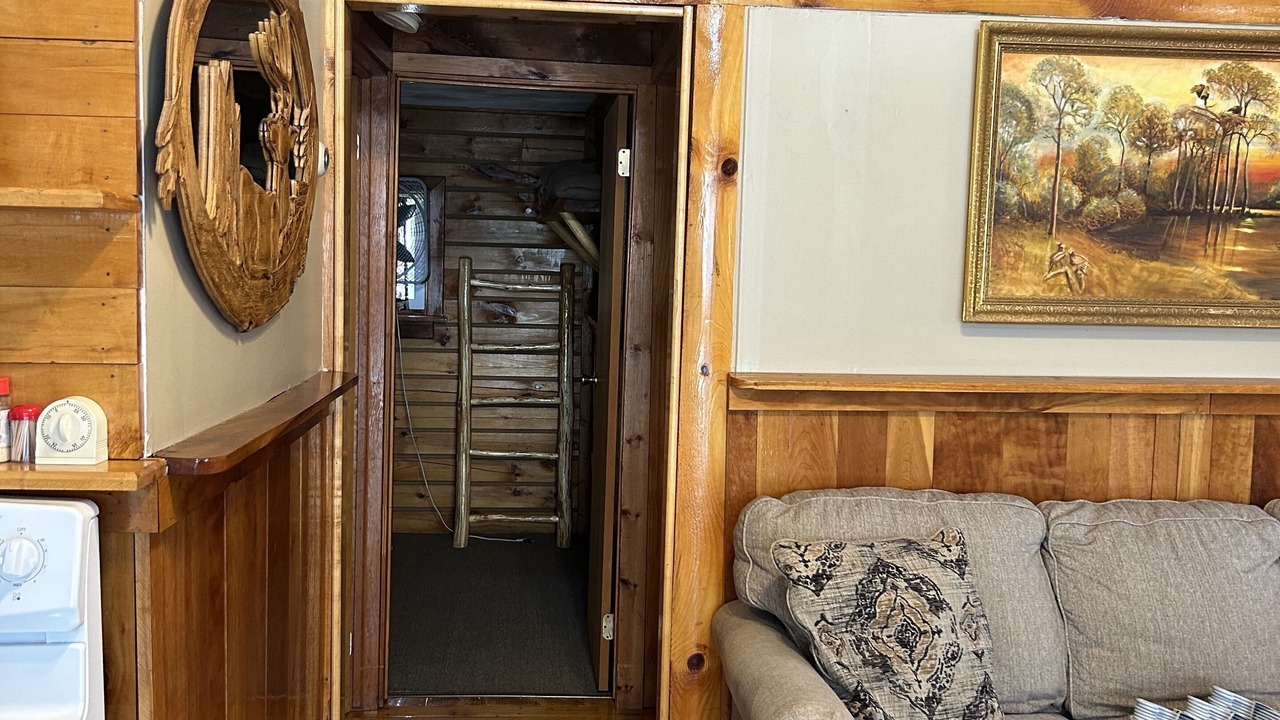 Photo of Livingroom in Town of Carrollton