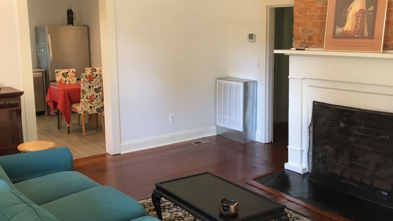 Photo of Livingroom in Alton