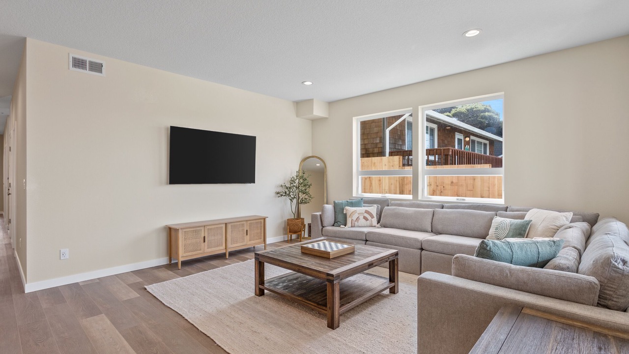 Photo of Livingroom in Rockaway Beach