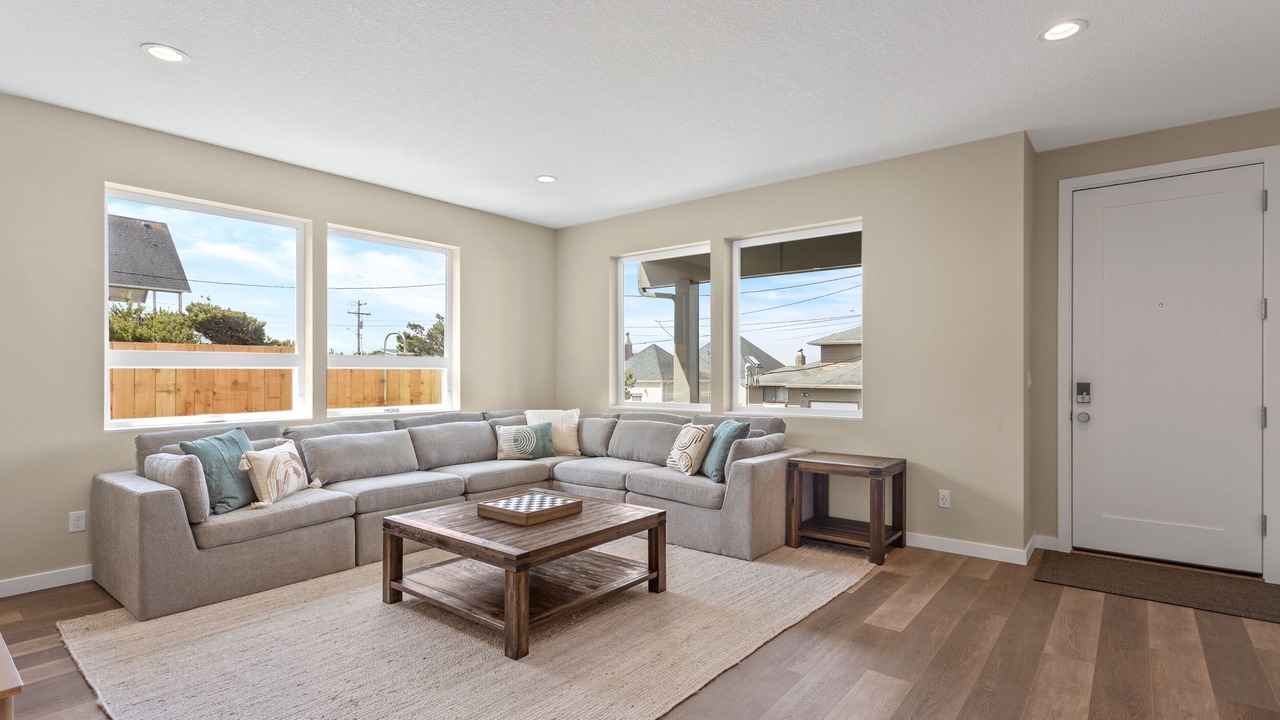 Photo of Livingroom in Rockaway Beach