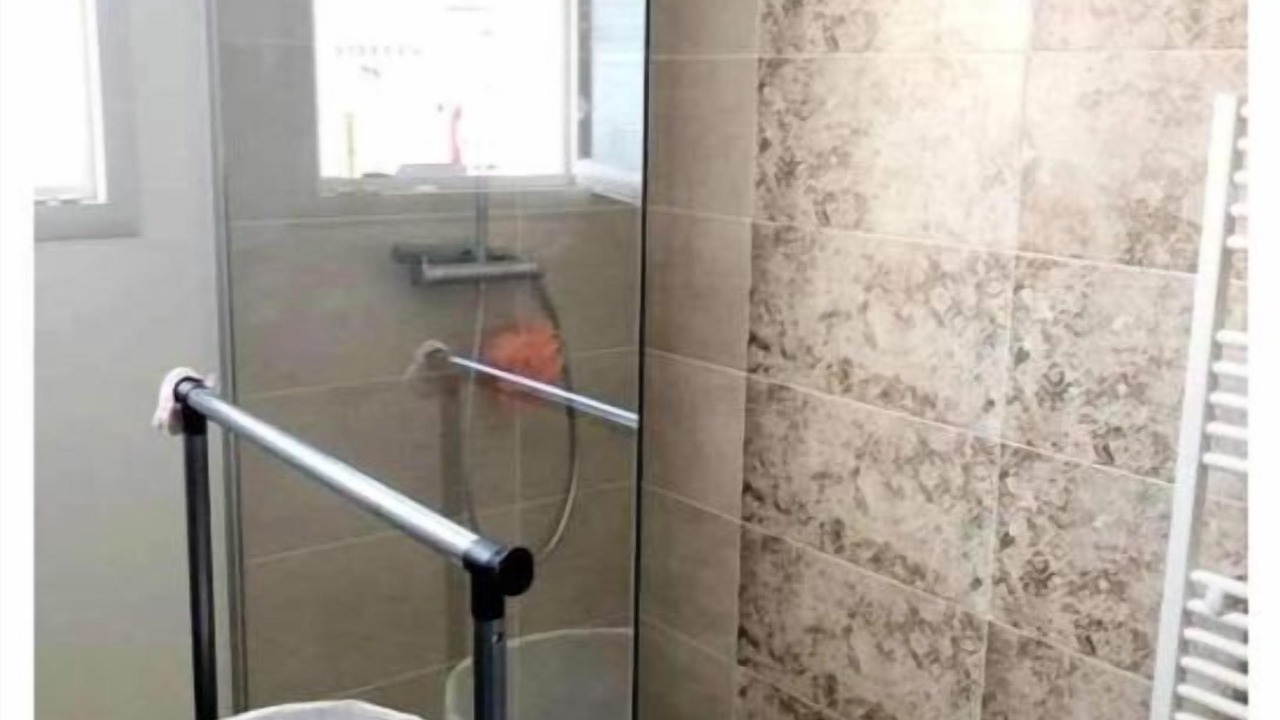 Photo of Bathroom in LHoumeau