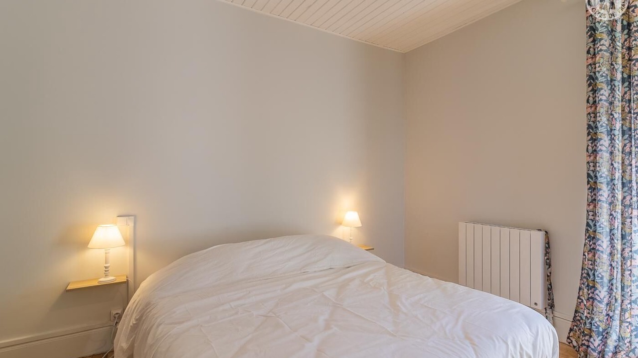 Photo of Bedroom in Vions