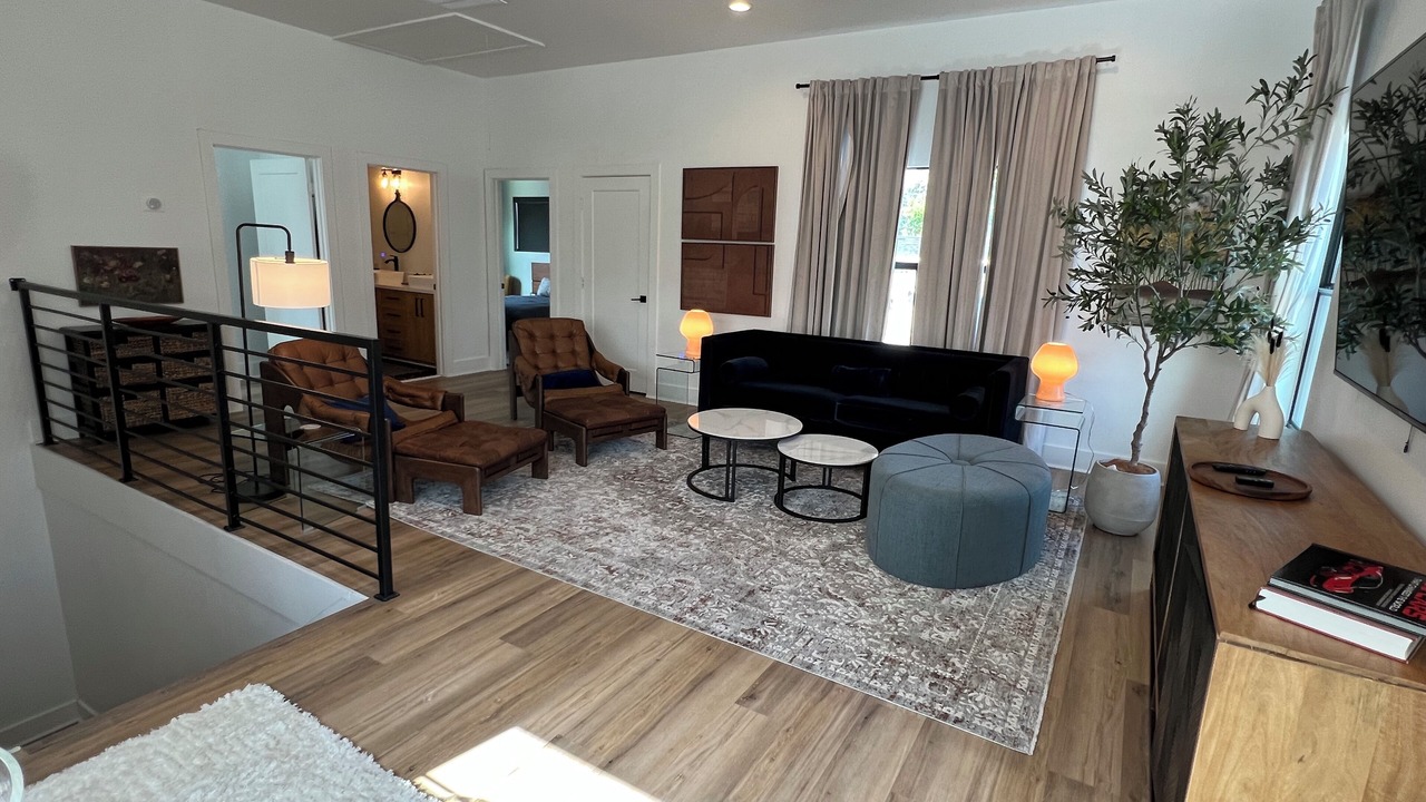 Photo of Livingroom in Northside