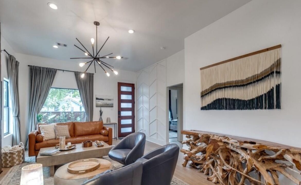 Photo of Livingroom in Northside