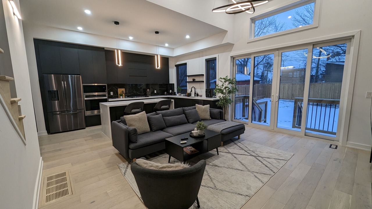 Photo of Livingroom in New Toronto