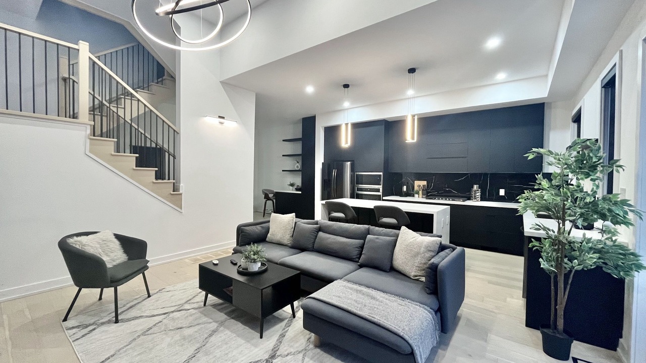Photo of Livingroom in New Toronto