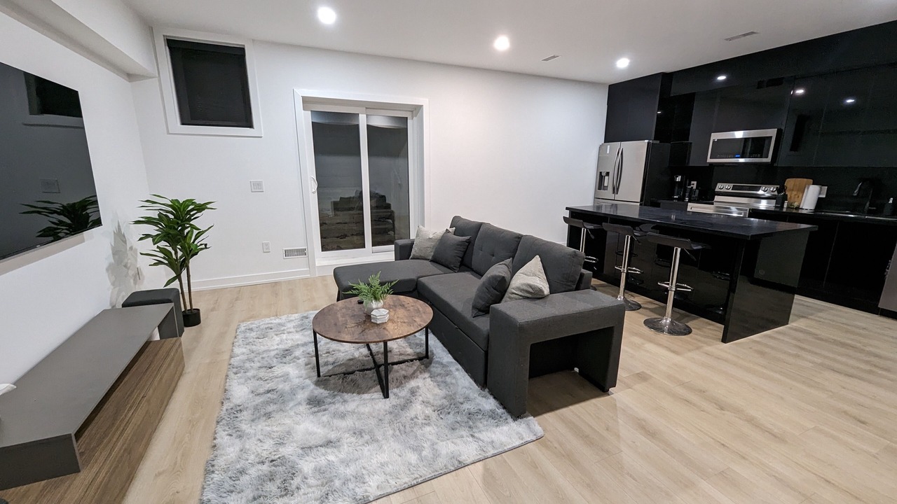 Photo of Livingroom in New Toronto
