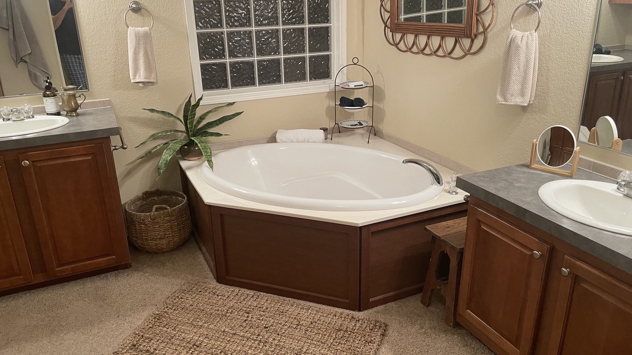 Photo of Bathroom in Telegraph