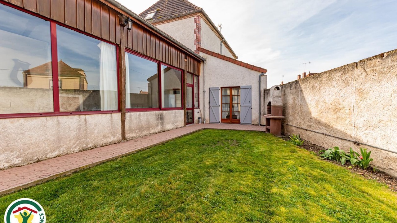 Photo of Outdoor in Saint-Just-Sauvage
