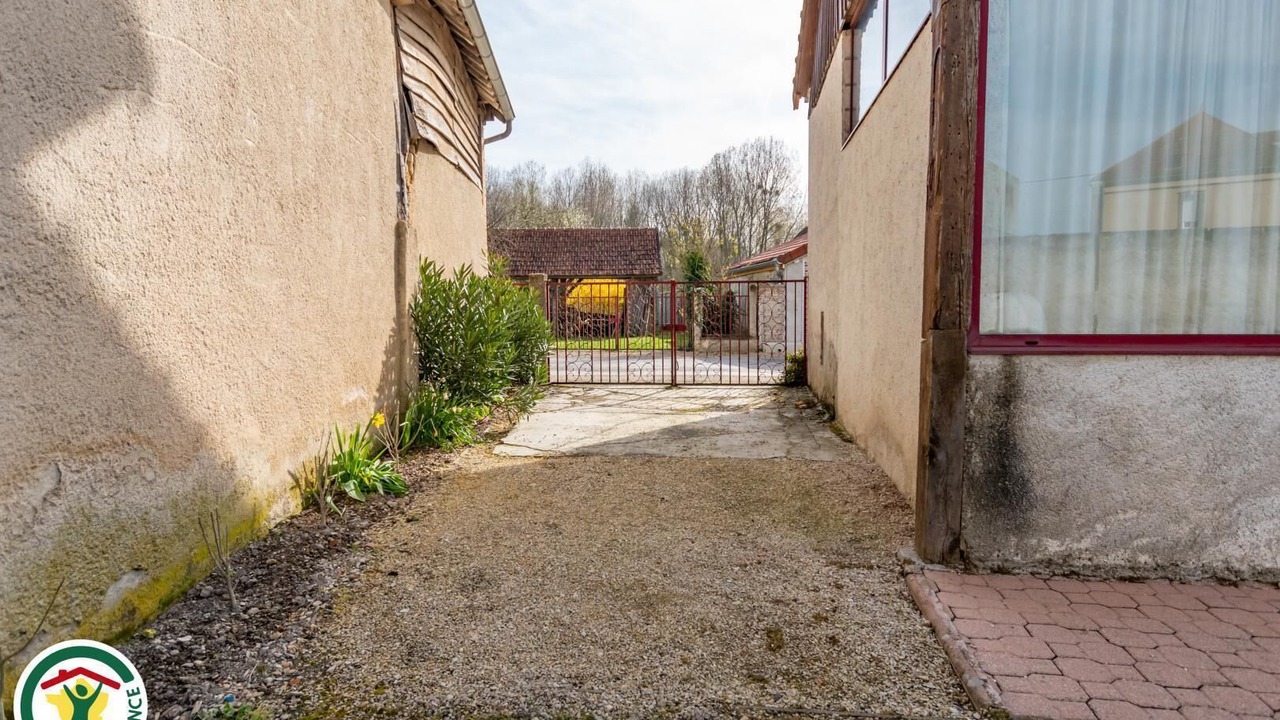 Photo of Outdoor in Saint-Just-Sauvage