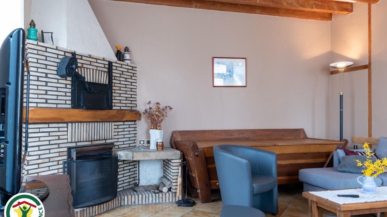 Photo of Livingroom in Saint-Just-Sauvage