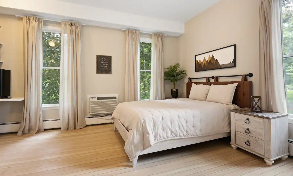 Photo of Bedroom in Fox Lake
