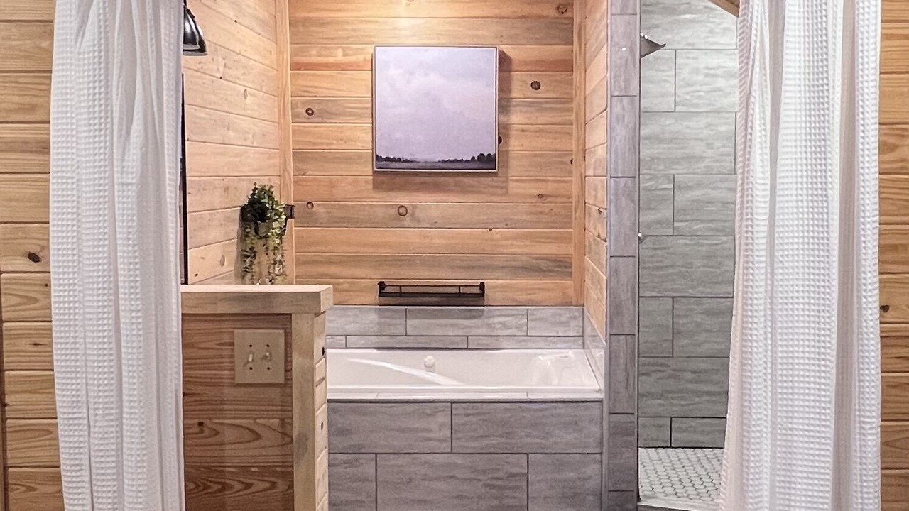 Photo of Bathroom in Farmerville