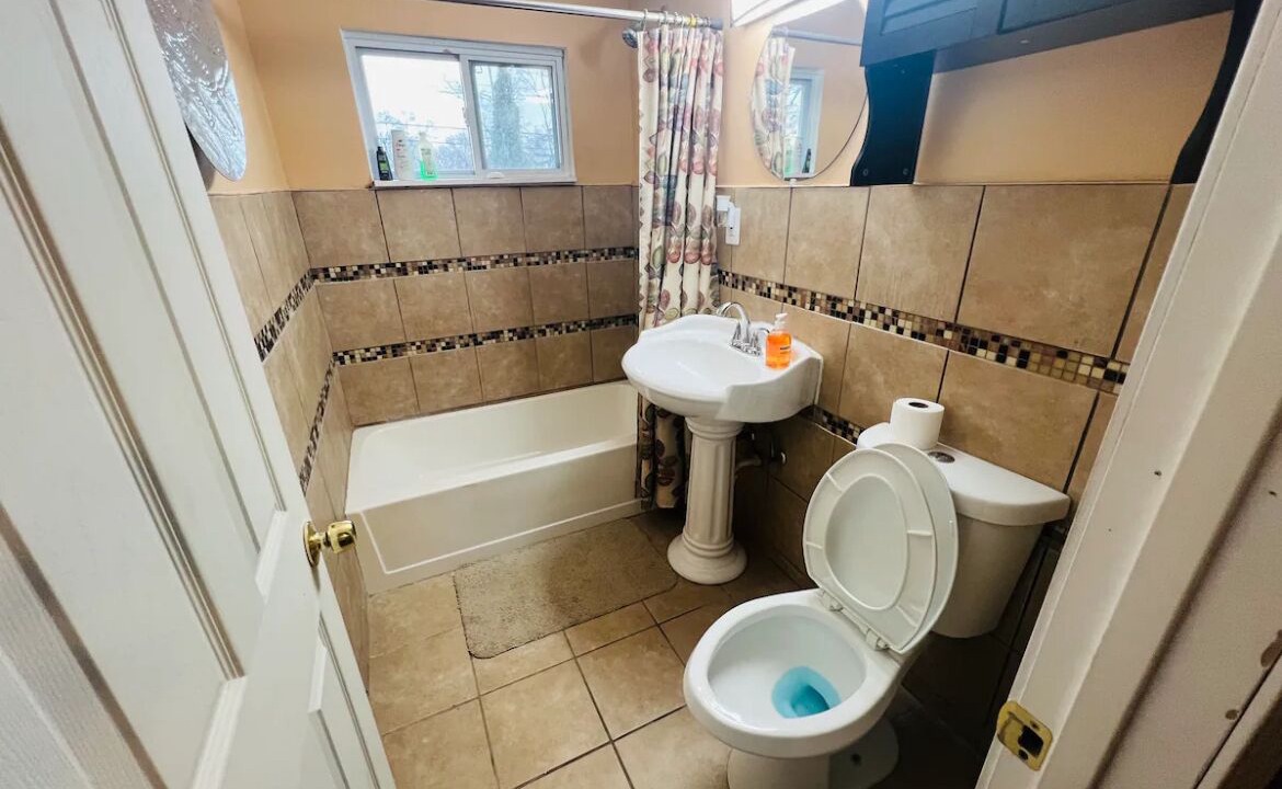 Photo of Bathroom in Ecorse