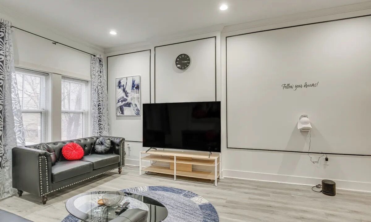 Photo of Livingroom in Lafayette Square