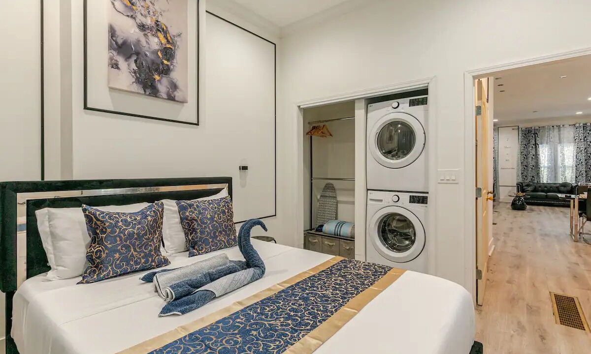 Photo of Bedroom in Lafayette Square