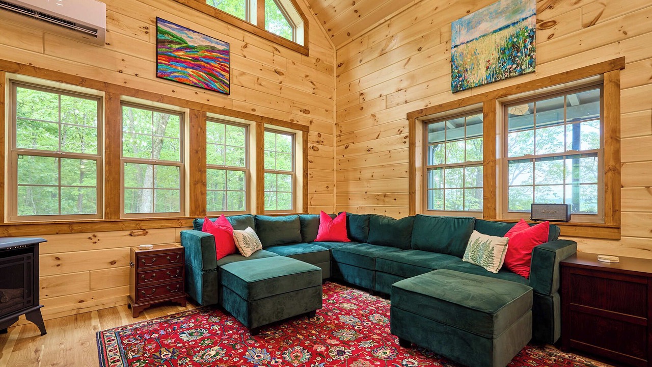Photo of Livingroom in Sewanee