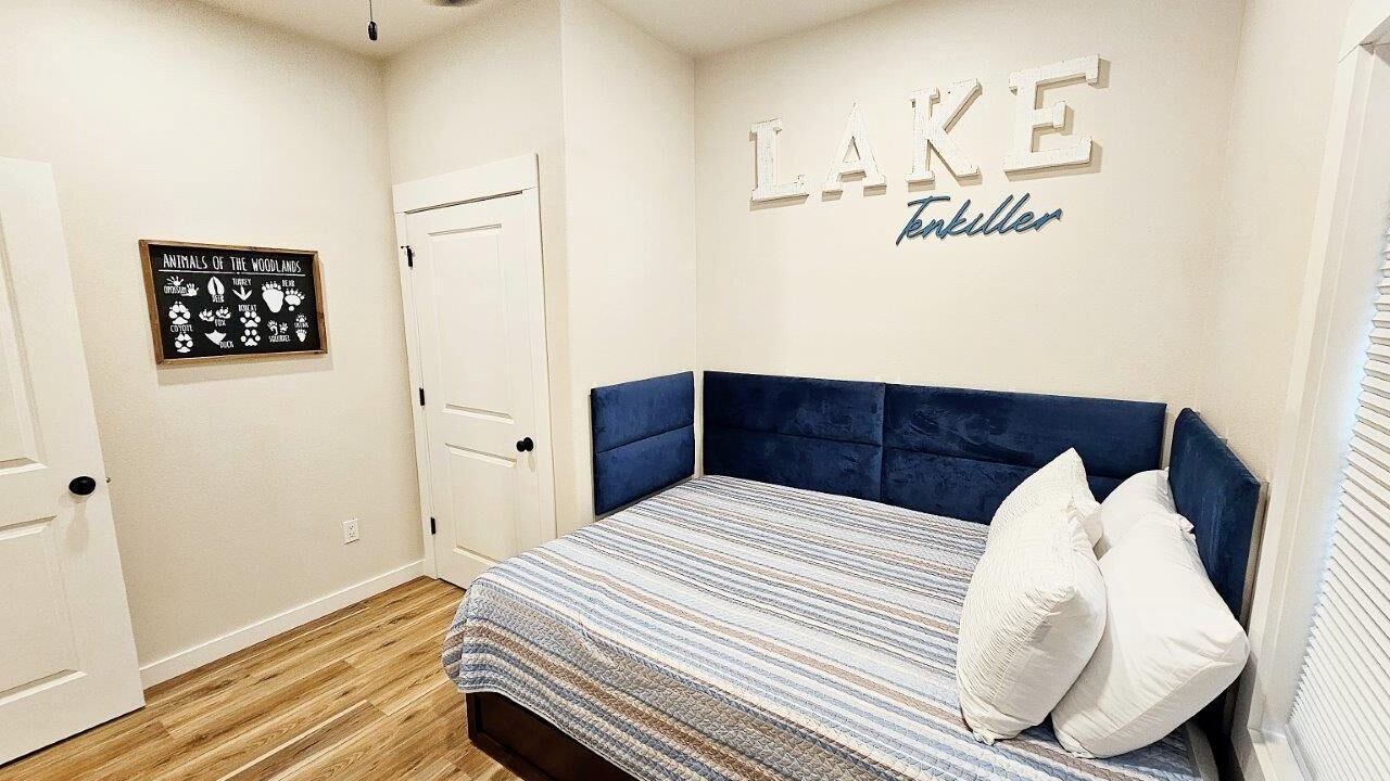 Photo of Bedroom in Pettit