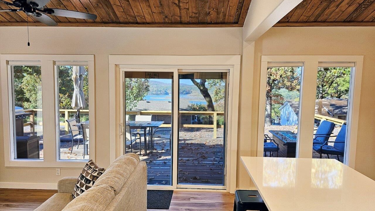 Photo of Livingroom in Pettit