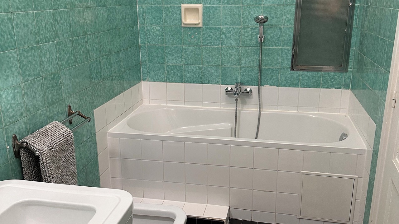 Photo of Bathroom in Les Lilas