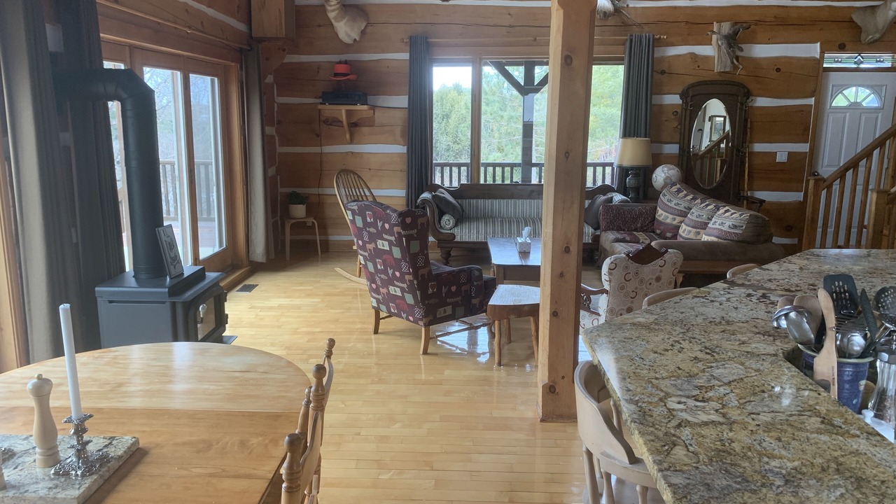 Photo of Livingroom in North Algona Wilberforce