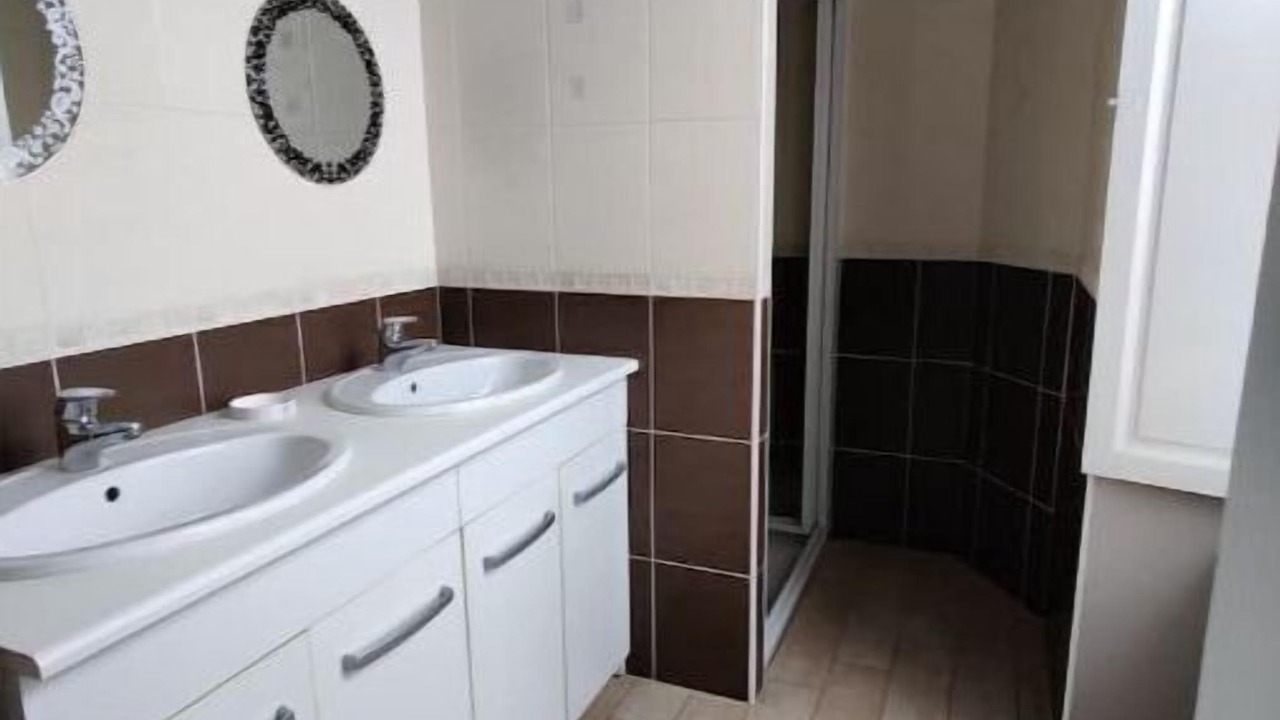 Photo of Bathroom in Laigne