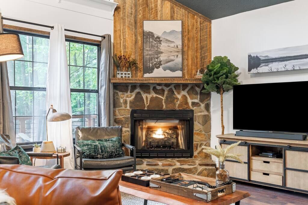 Photo of Livingroom in Eagle Mountain