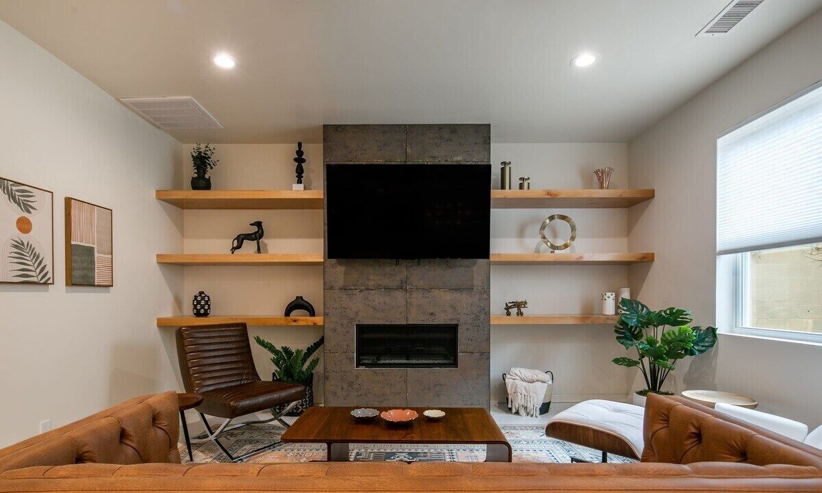 Photo of Livingroom in Bear Canyon Estates