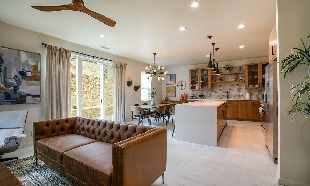 Photo of Livingroom in Bear Canyon Estates