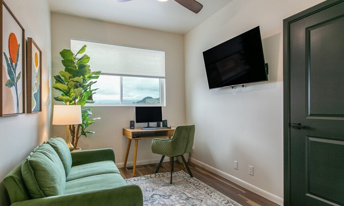 Photo of Livingroom in Bear Canyon Estates