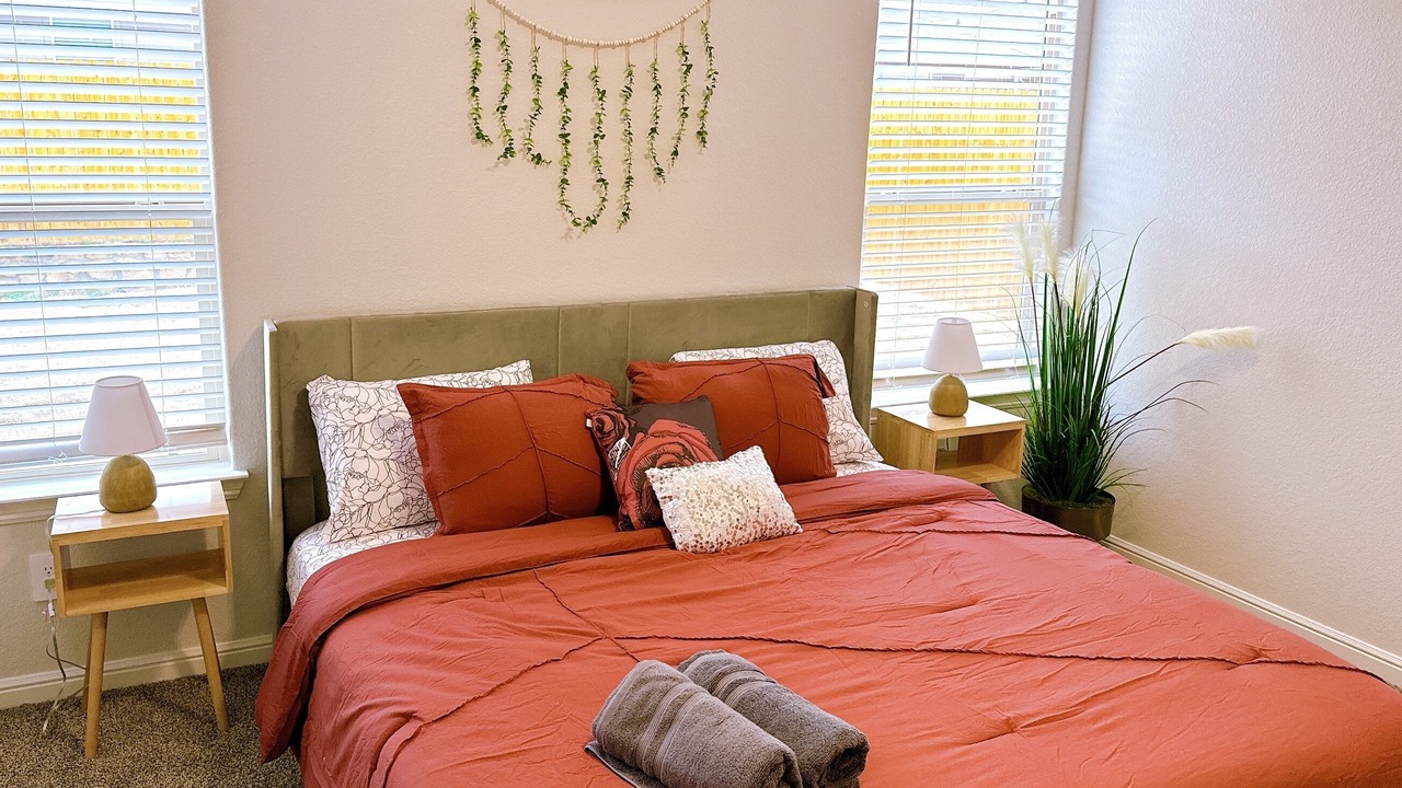 Photo of Bedroom in Crowley