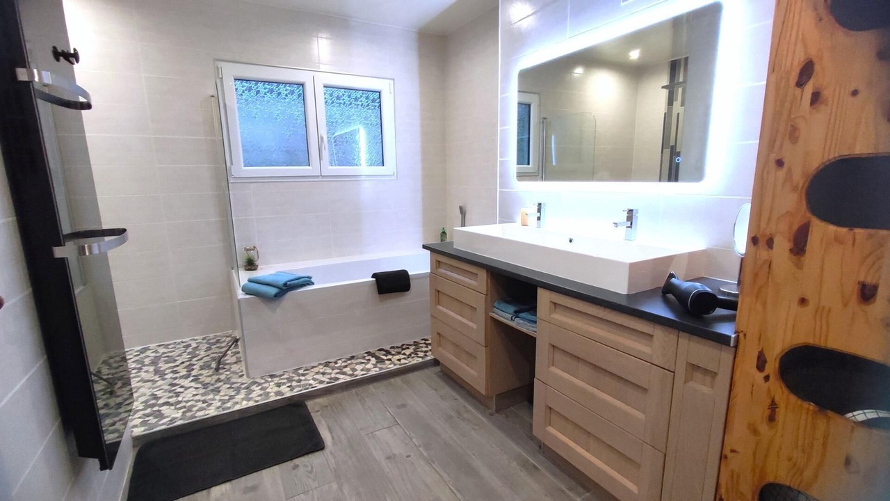 Photo of Bathroom in Moiry