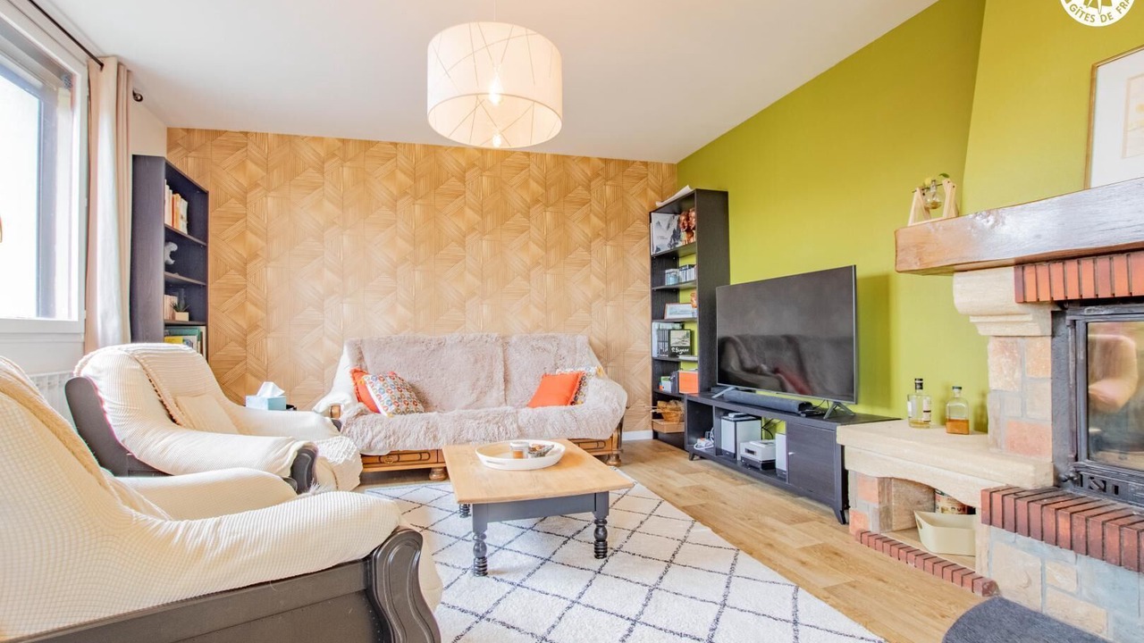 Photo of Livingroom in Epertully