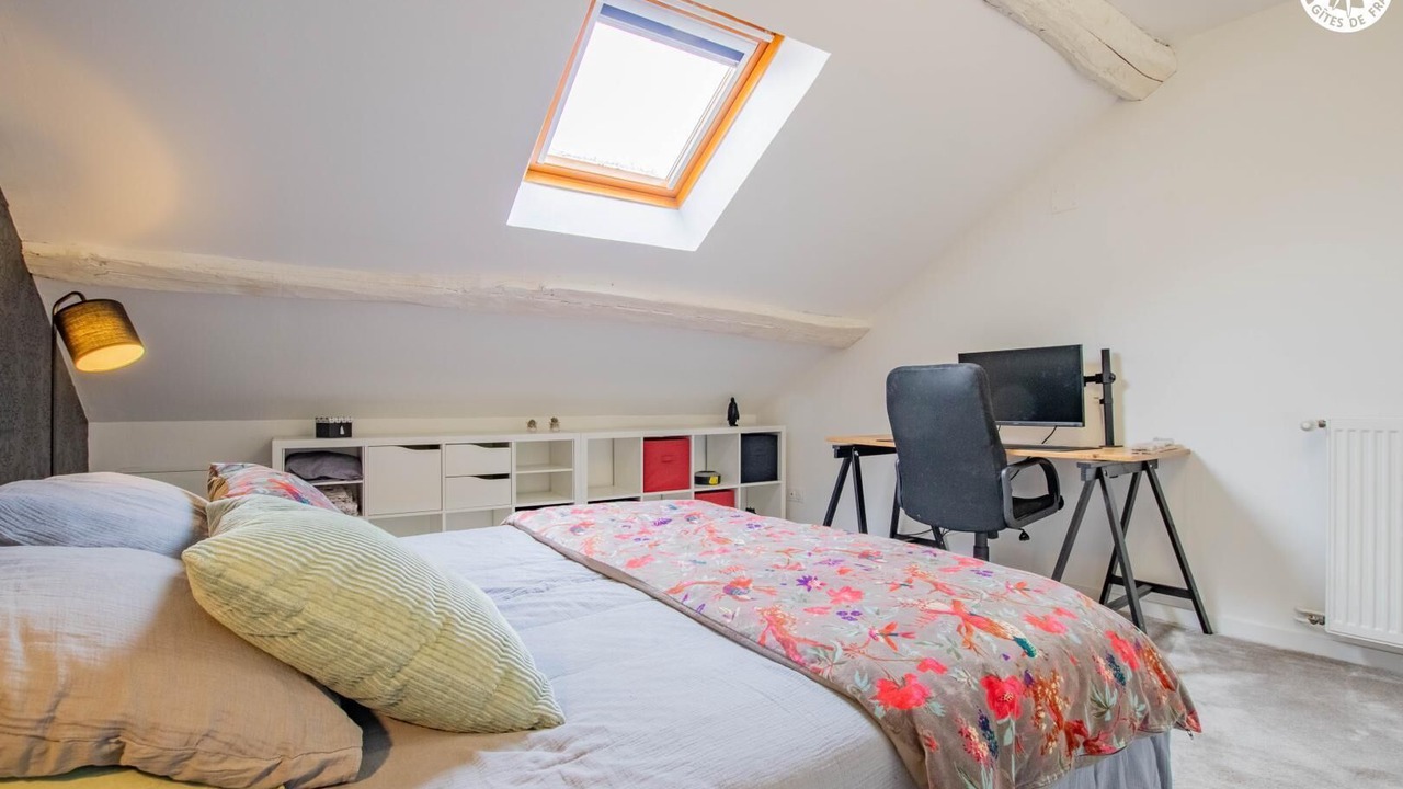 Photo of Bedroom in Epertully