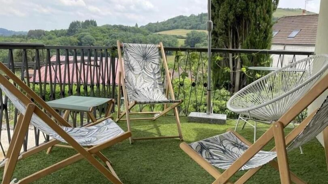 Photo of Outdoor in Epertully