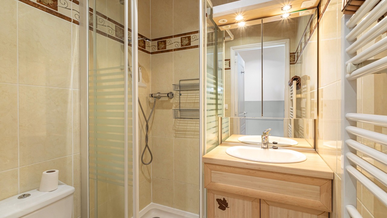 Photo of Bathroom in Reynes