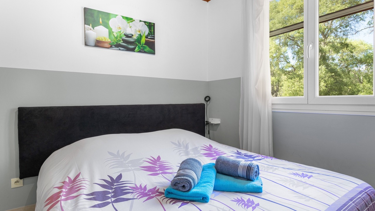 Photo of Bedroom in Reynes