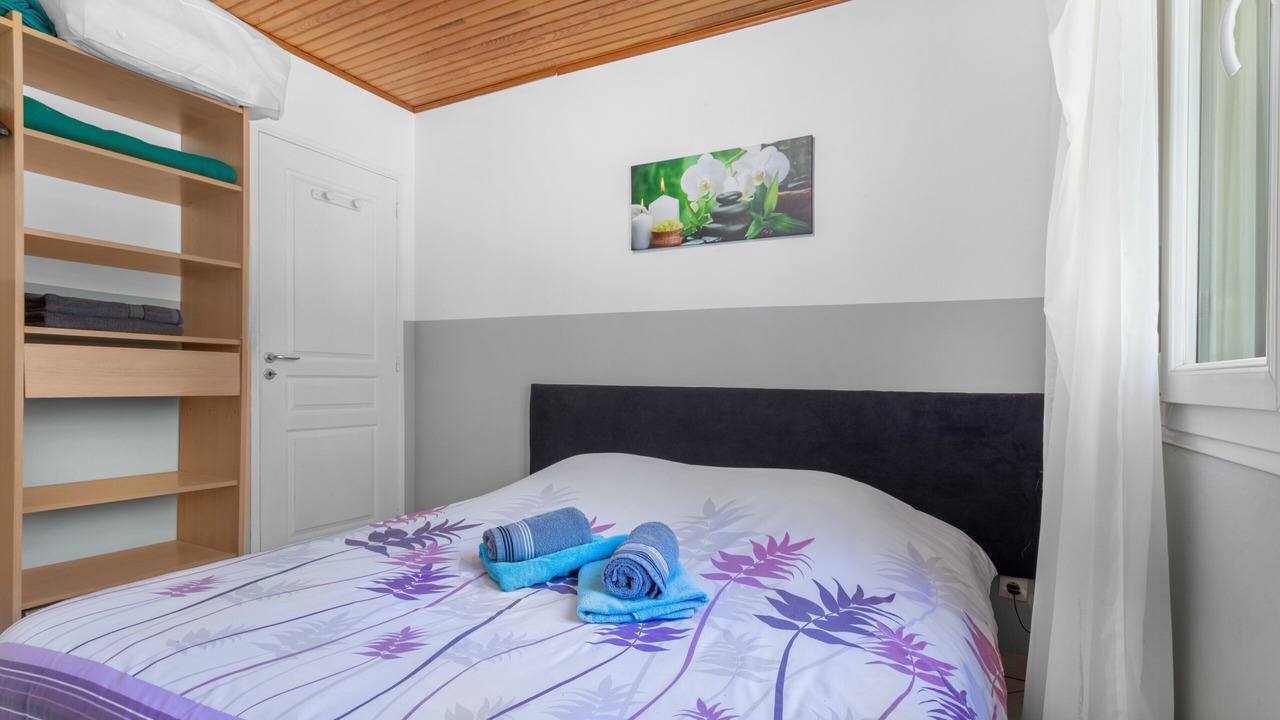 Photo of Bedroom in Reynes